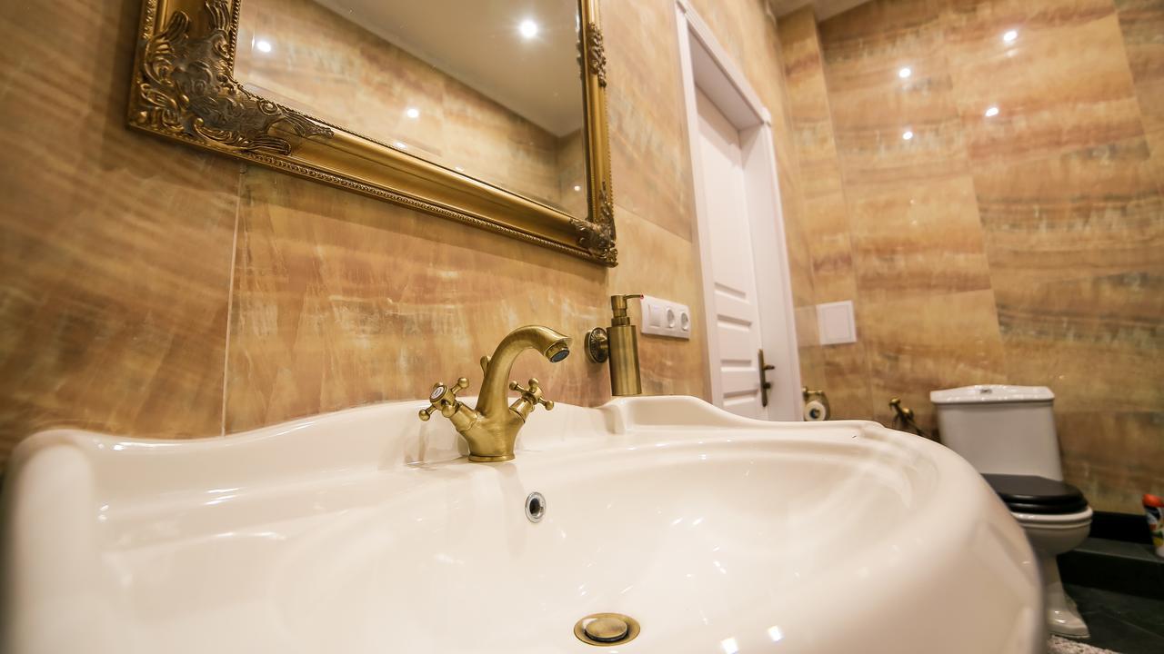 Franco Luxury Apartment Лвив Екстериор снимка